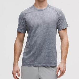 [L]Lululemon Men’s Metal Vent Tech Gray Athletic SS Shirt